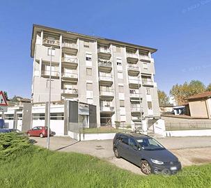 Immobile in asta di 238 m² con 4 locali e box auto