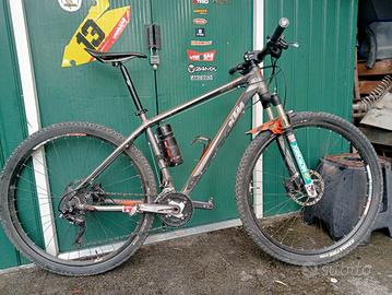 KTM ultra taglia L ruote 29