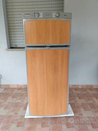 Frigorifero trivalente Dometic
