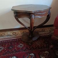 tavolino con cassetti 