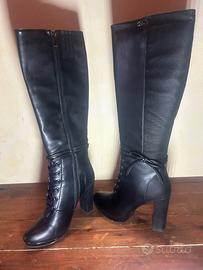 Stivale da donna in pelle nera