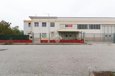 CAPANNONE A QUINZANO D'OGLIO