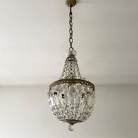 Lampadario vintage con cristalli pendenti