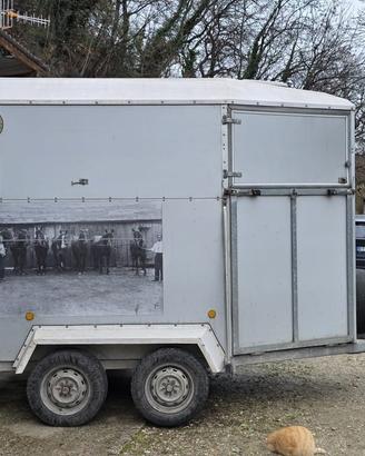 Trailer per trasporto cavalli