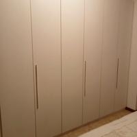 Armadio  + due comodini.