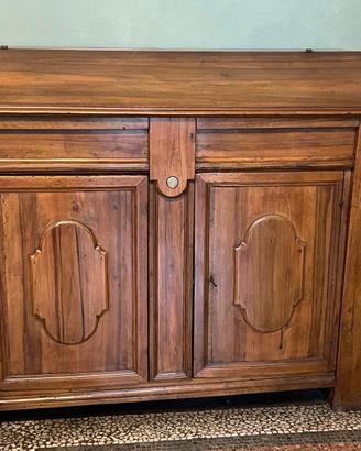 Credenza in noce XVIII sec