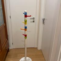 Appendiabiti da terra IKEA per bambini colorato