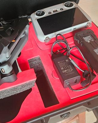 DJI Mavic 3 Classic Drone con Fotocamera RC