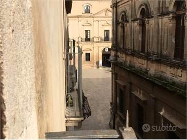 Ortigia pressi pzza Duomo bilocale ---Elena