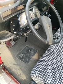 Citroen 2 CV charleston