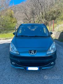 Peugeot 1007 1.4 HDi 68 CV