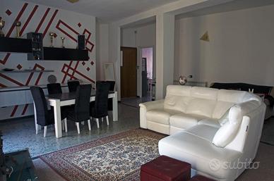 Cagliari, via Chironi, appartamento luminoso