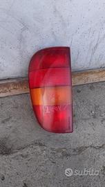 Faro posteriore sinistro Volkswagen Caddy