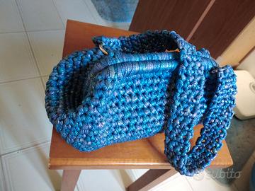 Borsa clutch grande con tracolla, lurex azzurra