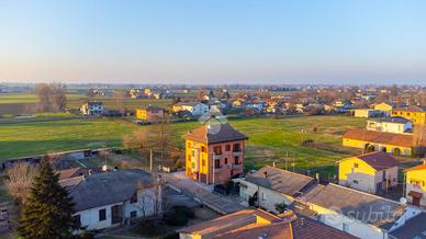 3 LOCALI A CASTELNOVO DI SOTTO