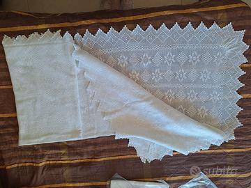 Lenzuola di LINO  e coperta all'uncinetto.