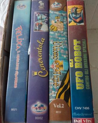 Cartoni animati vari in VHS.