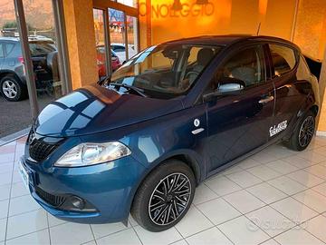 Lancia Ypsilon 1.0 5 porte