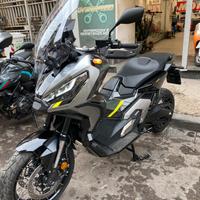 Xadv 750