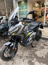 Xadv 750