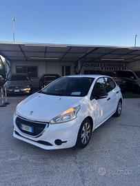 Peugeot 208 1.4 HDi 68 CV 5 porte Allure