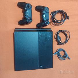 PlayStation 4 500 GB con 2 controller 