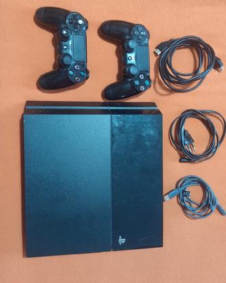 PlayStation 4 500 GB con 2 controller 