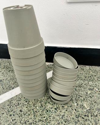 Lotto vasetti con sottovasi