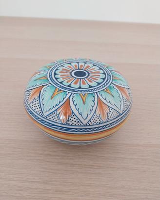 Porta bon bon e ceramica dipinta a mano