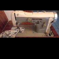 Macchina da cucire Necchi