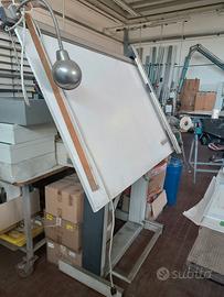 tavolo da disegno da sistemare 