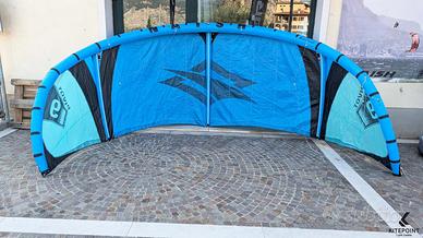Vela kitesurf NAISH PIVOT 9 S26 2022 usata