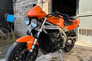 Triumph 955i