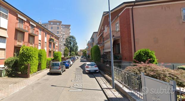 Elegante Trilocale con Balcone e Garage a Parte