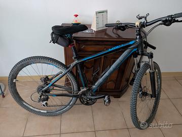 MOUNTAIN BIKE CUBE 26 