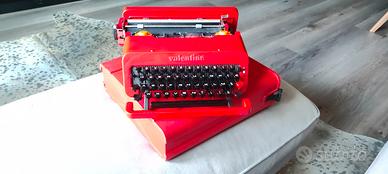 Macchina da scrivere Olivetti Valentine