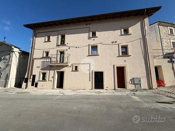 2 LOCALI A ROCCA DI MEZZO
