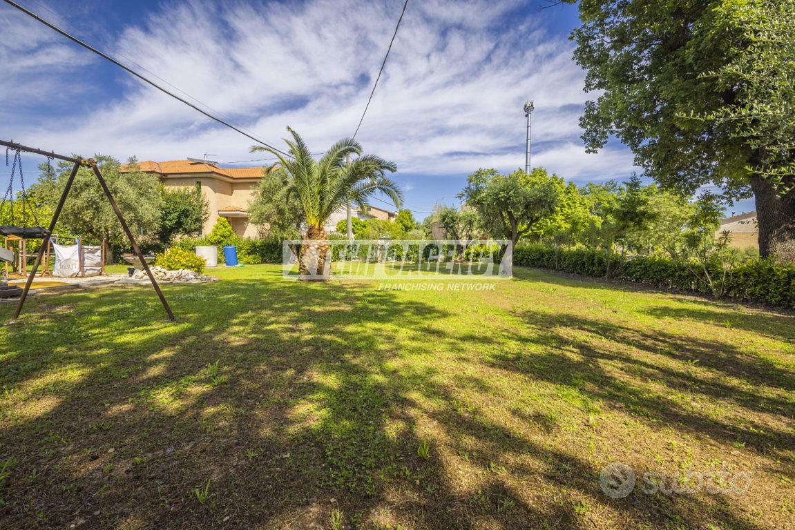 Casale con terreno di 7300 mq edificabile per N. 3 - Vista 3