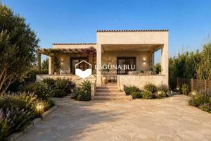 Villa panoramica fronte mare