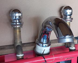 Rubinetto Hansgrohe "Arco" di design