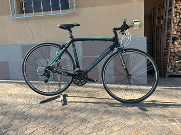 Bici da corsa ibrida Bianchi