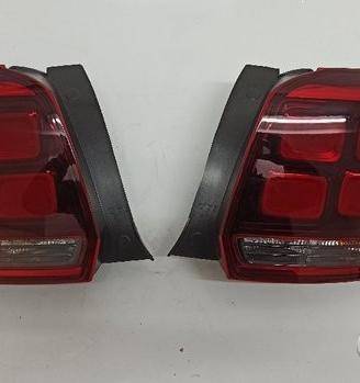 Fanalino stop dx o sx dacia sandero stepway 2019