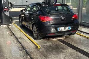 Opel astra j