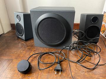 Logitech Z333 Altoparlanti con Subwoofer - Nera