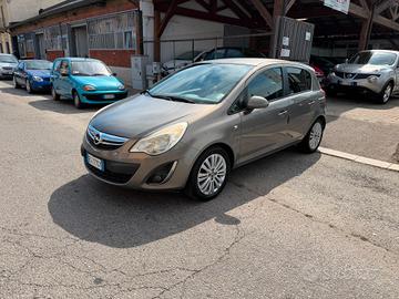 Opel Corsa 1.2 5 porte Cosmo