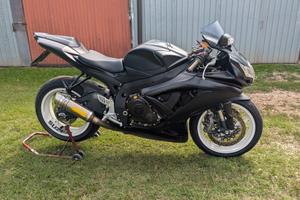 SUZUKI GSXR 750 K8