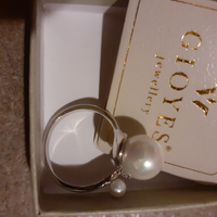 Anello di perle e diamanti