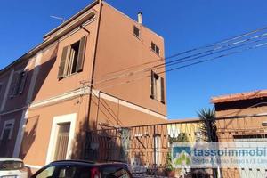 Appartamento di 162 m² con 5 locali e box auto a O