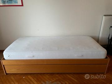 Letto singolo con estraibile legno chiaro