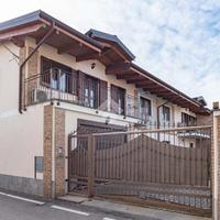 CASA SEMINDIPENDENTE A NOLE